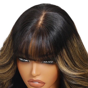 LYNA - Loose Wave balayage 13x4 – Frange légère & finition naturelle | 100% cheveux humains, sans colle