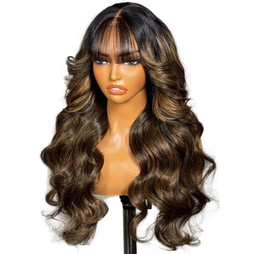 LYNA - Loose Wave balayage 13x4 – Frange légère & finition naturelle | 100% cheveux humains, sans colle